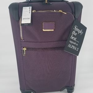 Tumi Alpha 2 International 4-Wheel Carry-on